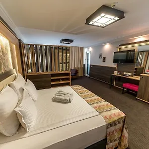 **** Hotel Zoo - Secured Paid Parking Bułgaria